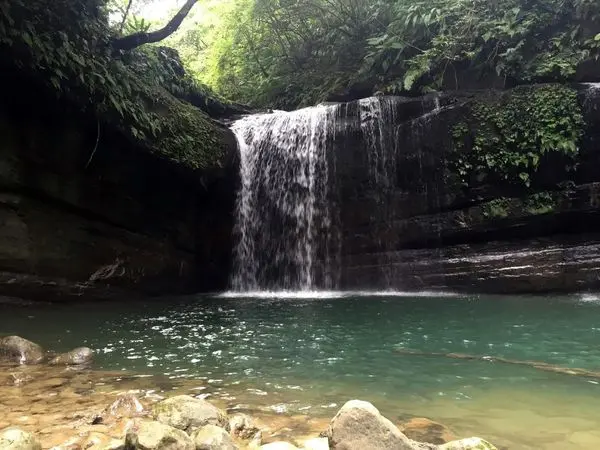 *平溪景點*望古瀑布，隱身在平溪裡的忘憂小秘境，感受山林間瀑布的清幽~