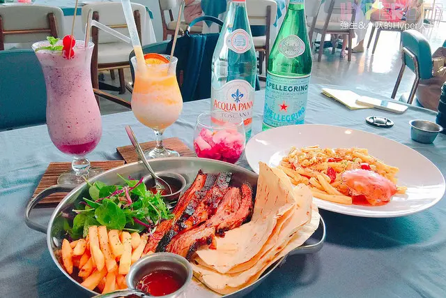 有著特殊船體造型的公益路美食餐廳『妃黛方舟Fidèle Arche』2017新菜上市囉！豪好吃又豪好拍的菜色吃完真是大滿足，好適合情侶約會或帶媽媽來享用母親節大餐~😋