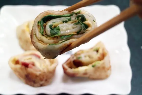 高雄左營區=<食>傳統古早味蛋餅~早起鳥兒有蟲吃，這間蛋餅絕對要早起，晚來你就錯過吃不到這cp值超高的古早味蛋餅了=