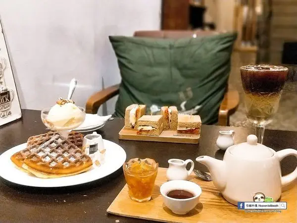 【嘉義】秘密客Mimico Cafe–歲月靜好的老屋時光，從晨間到深夜的守候。你還不來，我怎敢老去。