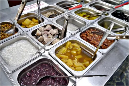 【高雄】吳家豆花 八寶冰‧自助式選料滿滿一大碗才40元