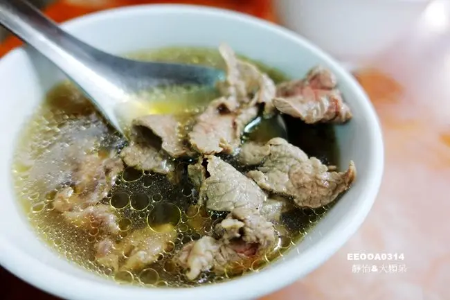 【台南美食】安平林家牛肉湯 ♥ 來台南必來一碗本產牛肉湯 牛肉湯.牛腩湯.牛筋湯.附肉燥飯吃到飽