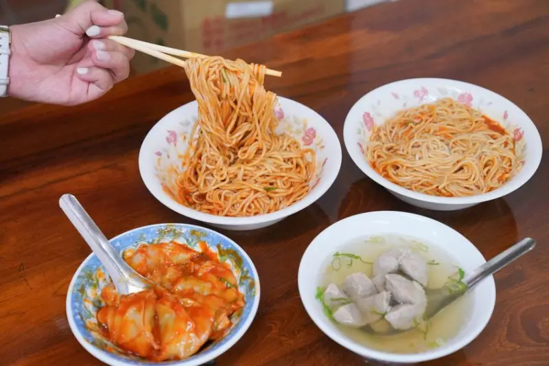 【宜蘭美食】蘭陽香辣麵｜南陽香辣麵｜羅東美食｜紅油炒手｜