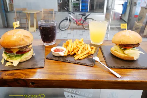 板橋府中美食林斯漢堡美式餐廳 / Lins Burger /  美式漢堡/大俠愛吃漢堡包