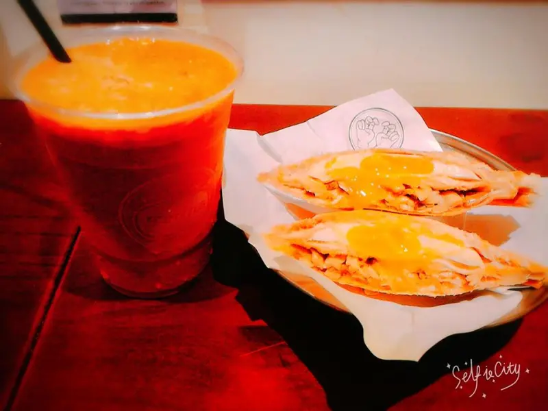 【台北/信義區 早餐】倆倆號信義松菸店★酥脆熱壓吐司X香醇泰式奶茶=A Lovely Sunday