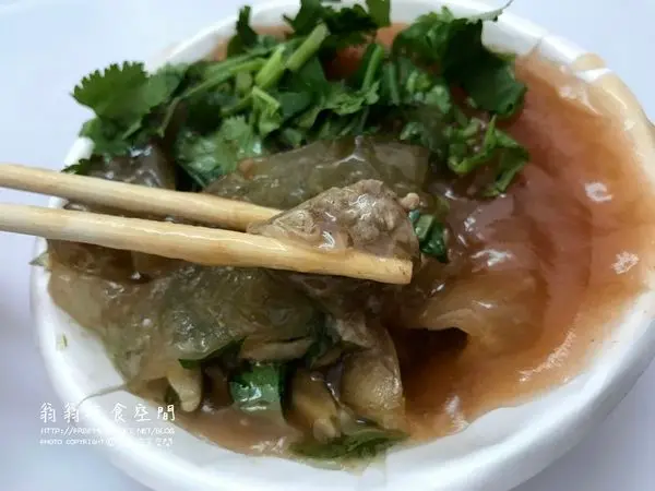 【美食-板橋區】巷弄內的古早味肉圓，最特別的是這個肉圓除了有大蒜香之外還有鳥蛋！//府中站//捷運巷弄美食