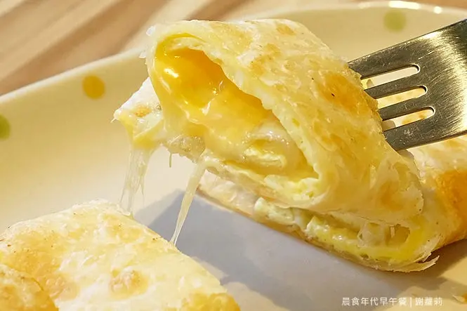 《永和♥食記》晨食年代早午餐。隱藏巷弄內的獨家三明治，抹上店家自制檸檬奶油佐醬變得好好吃呦！(頂溪站)