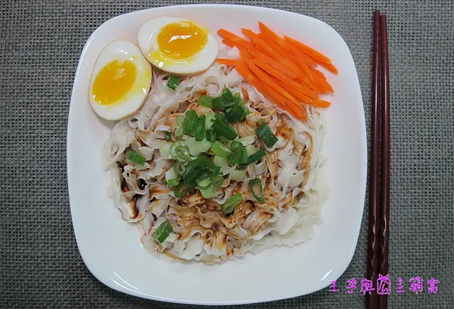 (宅配)麵條先生乾拌麵/關廟麵/手工麵/送禮自用兩相宜/快煮麵/太陽烤的麵/無添加防腐劑/添加物/家庭必備簡單好吃/川味麻辣/香蒜麻醬@王子與公主的窩