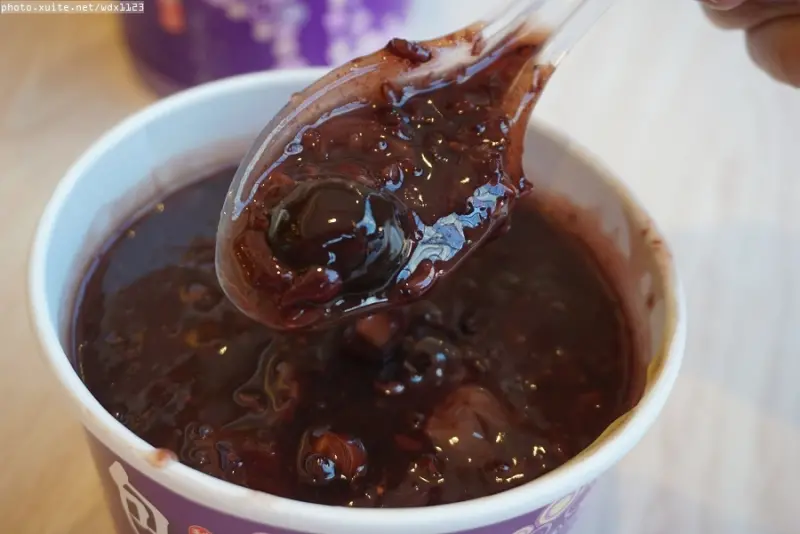 魏姐包心粉圓(台中麗寶)~OUTLET MALL人氣甜品×包心桂圓紫米粥×空間舒適~106.01.10