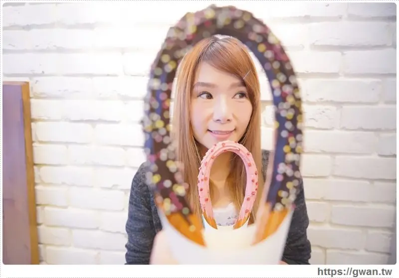 i Chu 愛啾 • 吉拿棒專門店 - 少女風繽紛拍拍、夢幻冰淇淋吉拿 | 一中益民商圈IG打卡熱點 