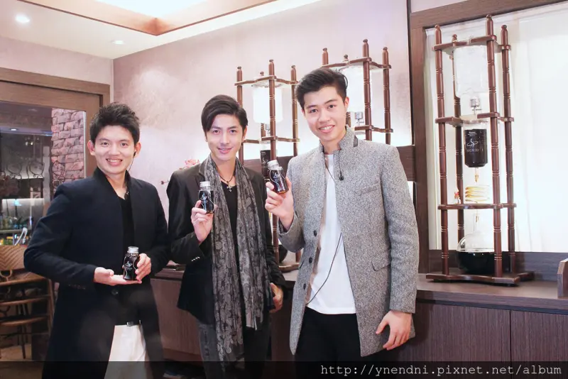 食記◎--【中山捷運站 南京松江】Sigrid Coffee 咖啡(居野咖啡)。洋食/冰滴咖啡/石原唯斗/日式復古咖啡廳X顏值超高的帥哥店員