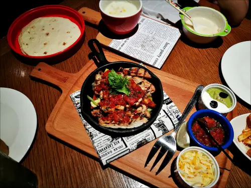 [台中] 冒煙的喬台中市政店 台中美式餐廳推薦 法士達好吃有專屬停車場