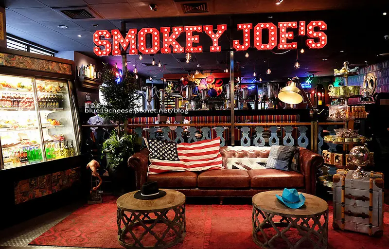 【台中西屯】冒煙的喬台中市政店-歡樂叢林嘉年華美式鄉村氛圍.高雄三十幾年夯店展店台中.家庭朋友聚餐慶生推薦地點.除了美式餐點還有泰式料理耶.台中消夜深夜食堂.順天經貿大樓2F