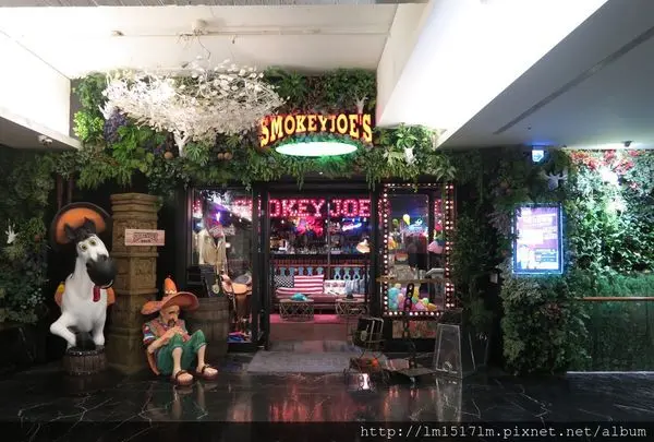 【台中西屯區】享受一頓熱情狂放的饗宴吧『冒煙的喬特色美式餐廳-台中市政店』