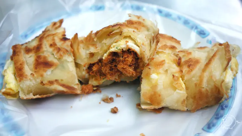 吃巧也吃飽的酥皮蛋餅 好吃哦-上海蛋餅豆漿大王@捷運菜竂站@三重高中