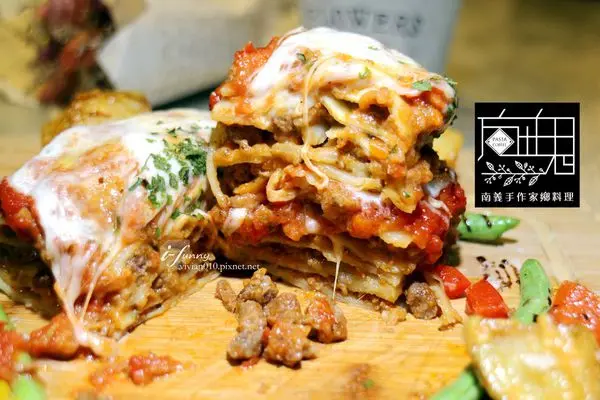 【新北 中和】方塊Pasta&Coffee南義手作家鄉料理~最推千層麵/戰斧豬排/紅酒牛肉燉飯/半熟烤牛肉薄片/提拉米蘇