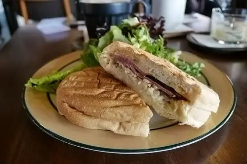 ♡ 新竹食 ♡ 暗室微光。靜逸古樸的咖啡店        
      