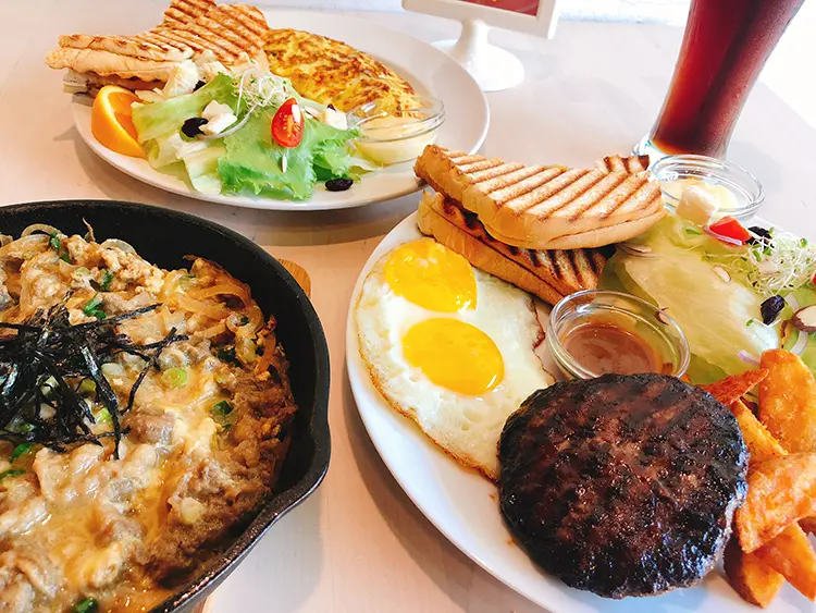 凱啡小屋 機捷新莊泰山站早午餐 下午茶  大份量手作漢堡排 鐵鍋耙喜牛 榛果花生帕尼尼