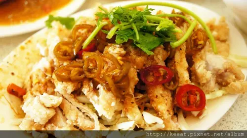 好吃又便宜的米粉湯跟小菜 竟然還有椒麻雞哦-汐止街仔內米粉湯@汐止火車站@汐止老街