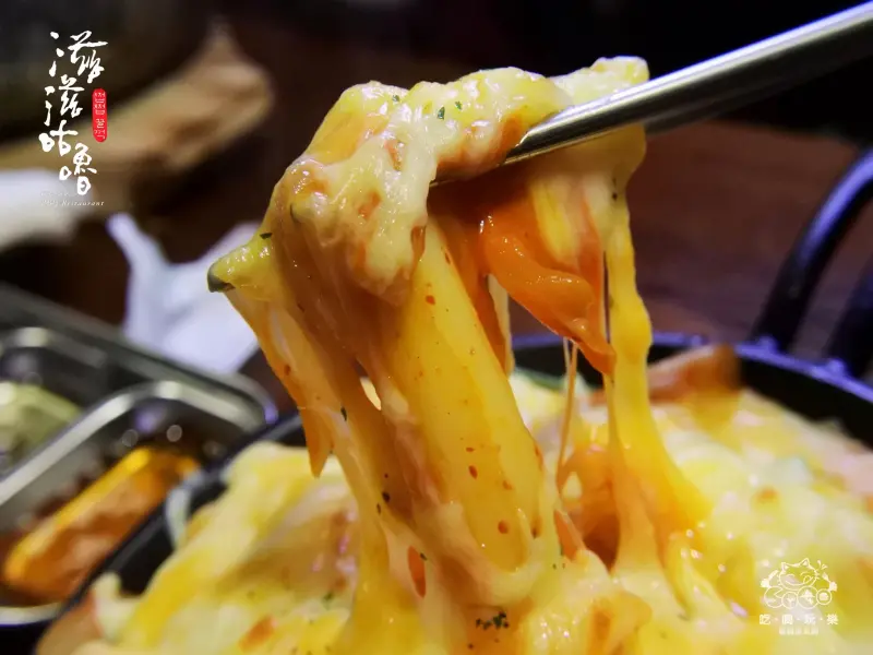 《美食推薦》【桃園中壢】滋滋咕嚕쩝쩝꿀꺽韓式烤肉專門店(中壢威尼斯店)。中壢SOGO商圈新開幕超人氣韓式烤肉料理 藝人納豆開的地表最強韓式燒肉店 不用跑去台北在中壢就可以吃到囉