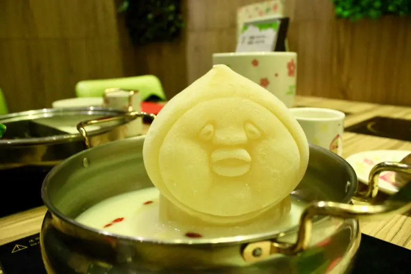 醜比頭森林鍋物 Kobitos Shabu-Shabu 台中旗艦店：療癒精靈醜比頭主題餐廳