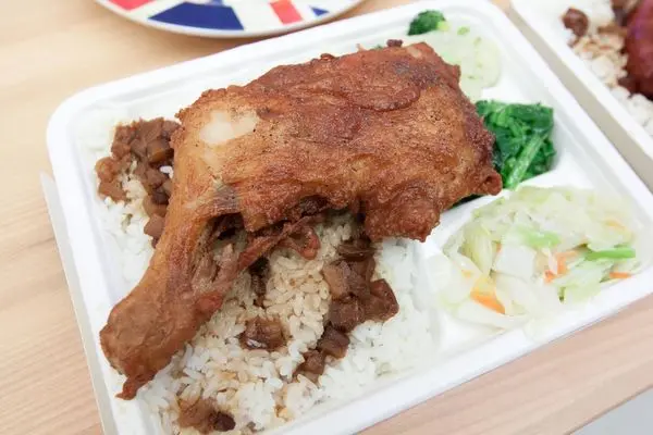 (竹北) 百吃不膩的金山雞腿飯，記得和老闆說汁多飯多