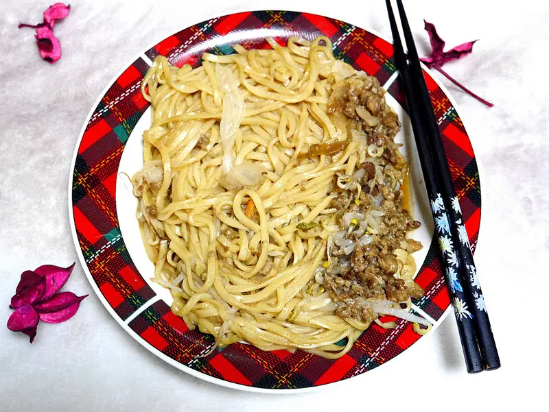 冷凍宅配古早味美食高雄明誠炒米粉接單現做的宅配美食~還有手工炒麵打拋豬肉飯