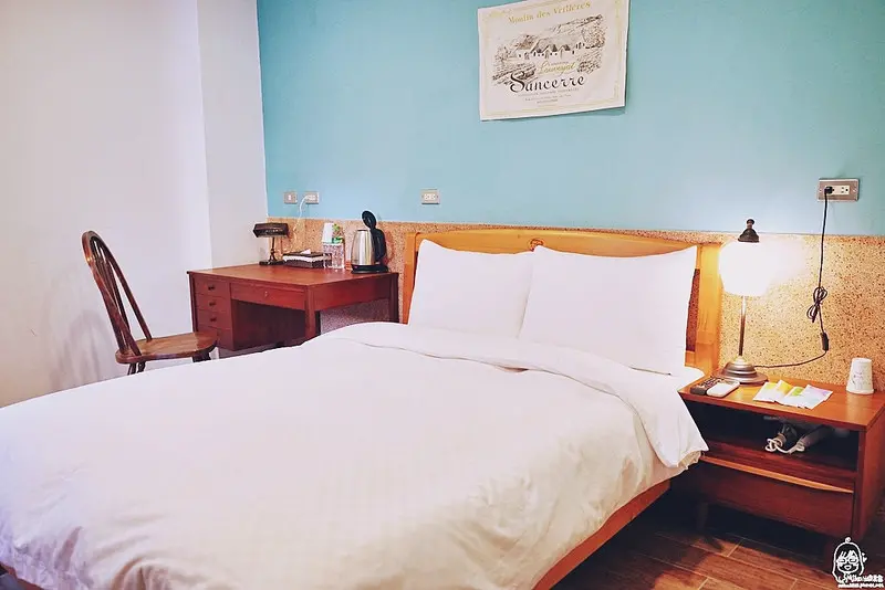 『台南。中西區』 窩。好宅-百年風華的台南老宅 巷弄間的隱藏版復古文青風民宿。擁有白色清新、法式優雅，復古文青的多變風格房型/台南慢生活住宿推薦 平價C/P值高。合法民宿編號142 