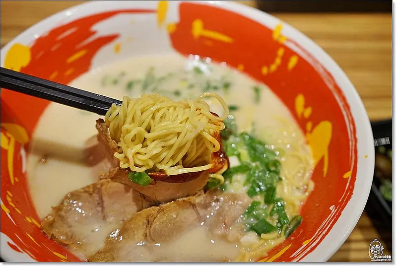 『台中。大甲』  日南 豚將拉麵（大甲日南店）-海線大甲 日南小鎮的第一家平價日式拉麵店！大胃最愛 銅板價55元拉麵還讓你麵無限量供應吃到飽（例假日除外），炸酥皮豆腐必點。