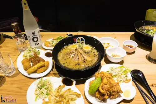 台中鹿兒島豚骨拉麵 勘場-- 日本師傅親自料理的濃郁湯頭，巧搭肥美黑豬五花叉燒肉