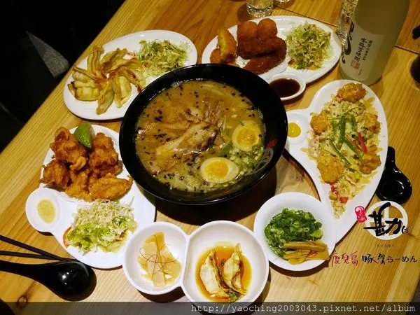 台中西區 勘場鹿兒島拉麵KANBA，鹿兒島來的拉麵由日籍師傅親自料理，黑豬五花肥而不膩海外首家店選在草悟道商圈        
      