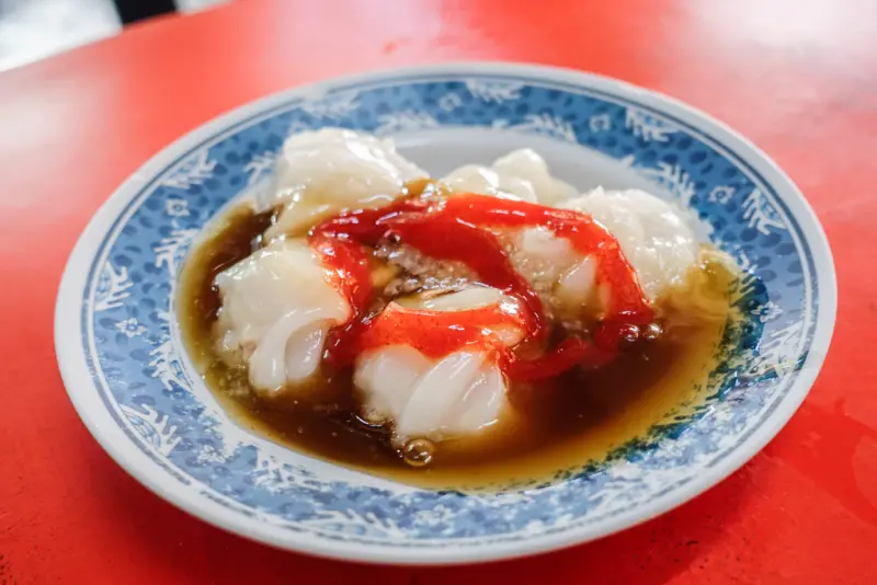 『魔王在吃 六元肉圓』高雄苓雅區 國民市場裡的便宜美味清蒸肉圓 北部吃不到的肉圓湯『內文有店家資訊』