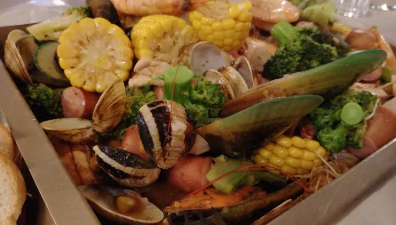 【基隆市中正區 / 美式餐廳】來"好日子"一定要點的漁夫料理!!!海鮮強推!!!好日子美式餐酒館              