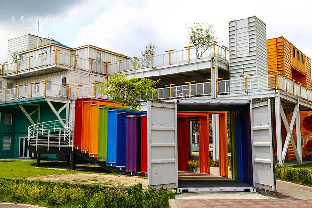 [ 屏東⊙屏東市]I/o studio屏東縣青創聚落。彩虹貨櫃。假日有市集