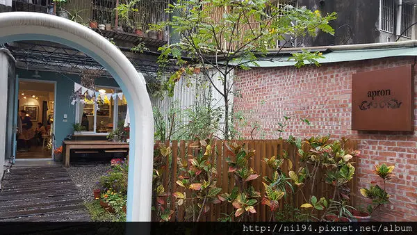《咖啡‧下午茶》民生社區。圍裙