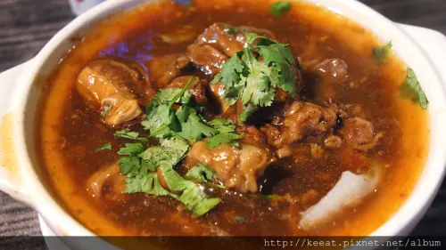 士林巷弄內的人氣熱炒小館  超下飯的紅燒牛腩煲-士林寶飽煲小館@捷運士林站@中正路