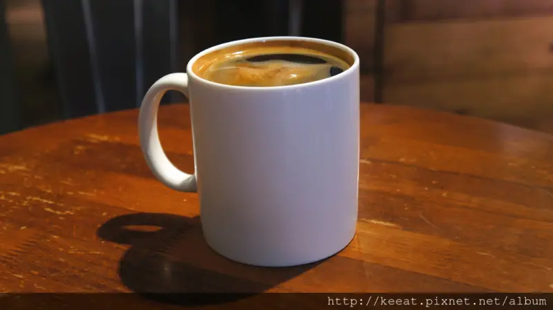 放鬆喝咖啡的好地方 咖啡好大一杯呀-黑金魚咖啡館@捷運北投站@光明路
