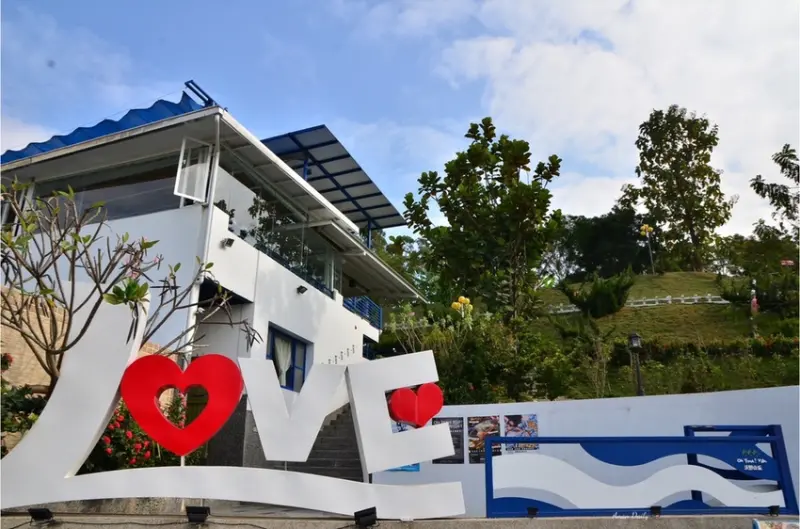 | 高雄美食 | 可愛山丘超好拍/欣賞阿公店水庫看夕陽/最推麻油雞燉飯/餐點無雷超好吃/沃野山丘 Oh Yeah villa