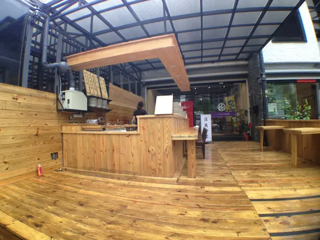 【老寶食記】台中大坑同拉麵，風雨中也照樣人潮炸裂的深夜食堂新起之秀
