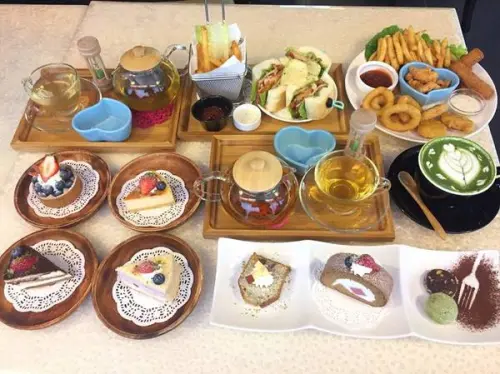 Tommy café 糖迷咖啡．甜點-苗栗市區的必推甜點  周邊停車方便 室內寬敞走可愛溫馨風 餐點都推到爆  茶飲略嫌淡              