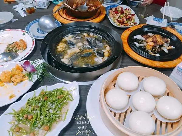 【台中．慈】四季皆補經典極品升級版「雞仔豬肚鱉」▷八一六烏骨雞