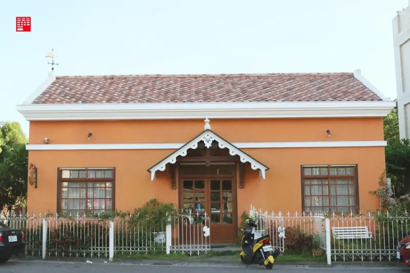 雲林虎尾美食／未滿16歲禁止入內用餐！？米嘻咖咖啡必點「巴法華斯」枕頭蛋糕、愛爾蘭咖啡　還有瑪麗安東尼的宮廷甜點　 - 跟著華少吃吃吃