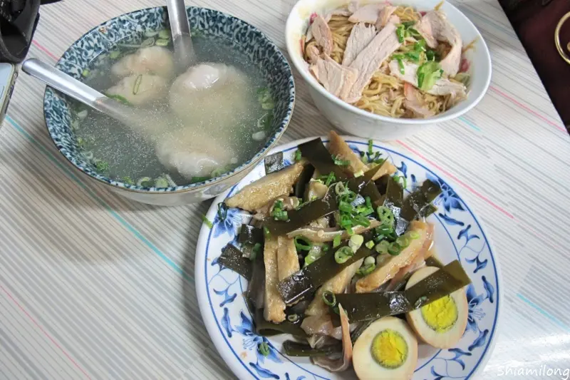 【台南】中西區 ★ 大菜市包仔王 - 飄香近一甲子的意麵、肉包