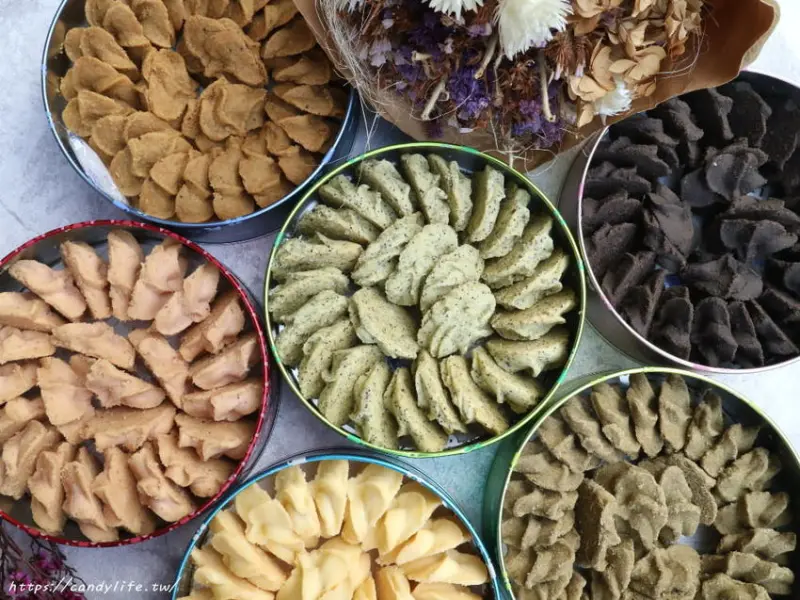 SweetsPURE溫感烘焙周年慶、聖誕節活動大優惠，擁有10種口味的曲奇餅乾，台中伴手禮、彌月蛋糕、喜餅推薦！