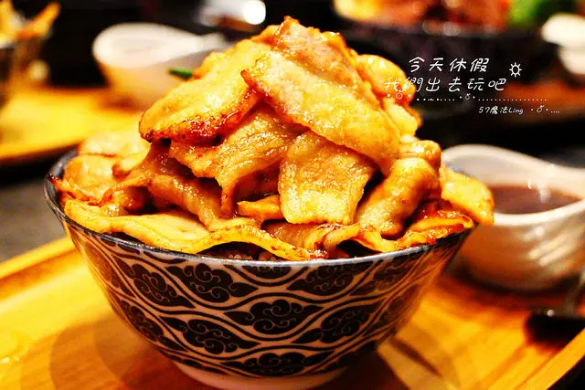 [台中♥東區]開丼 燒肉vs丼飯 / 秀泰站前店。秀泰影城S1館的「開丼」