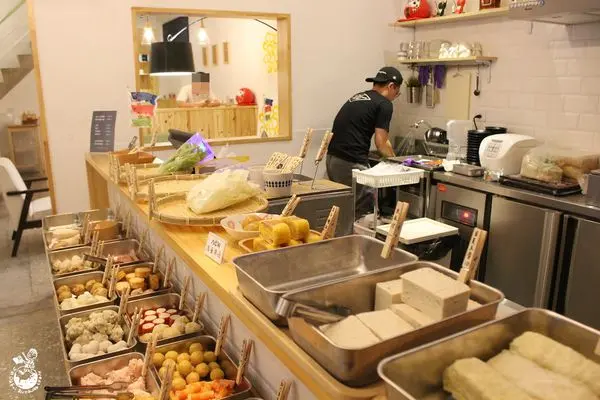 【台中西區。美食】辣辣煮- 辣味關東煮 // 清新風格的巷弄關東煮，建議將日本黃芥末加入湯頭享用！