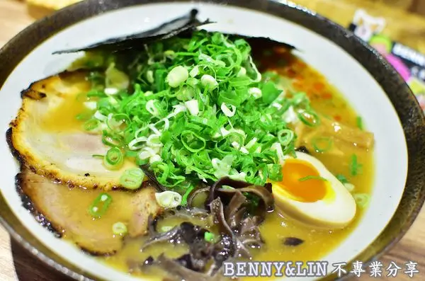 [台中西屯區美食]文心路上日式拉麵專賣深夜食堂，夜宵美食新選擇 -- 同拉麵とともに-文心店(台中美食推薦、台中拉麵專賣、台中日式料理、台中好吃美食推薦、深夜食堂)