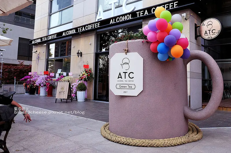 【台中西屯】ATC alcohol tea coffee-來和可愛吸睛超大馬克杯合照吧!茶品珍珠奶茶咖啡甜點小點炸物小食.七期禮客Outlet台中店1F.新光三越和國家歌劇院附近