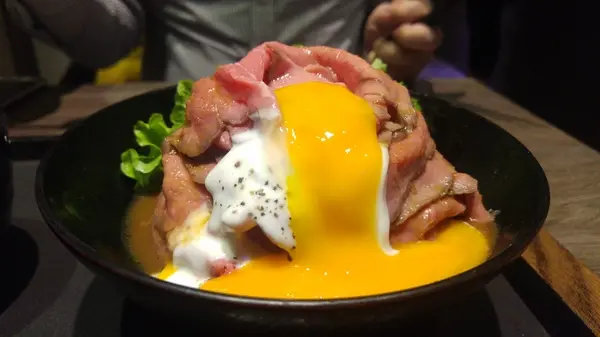 【台北美食】堆的跟山一樣高的丼飯--山丼士林店@捷運士林站