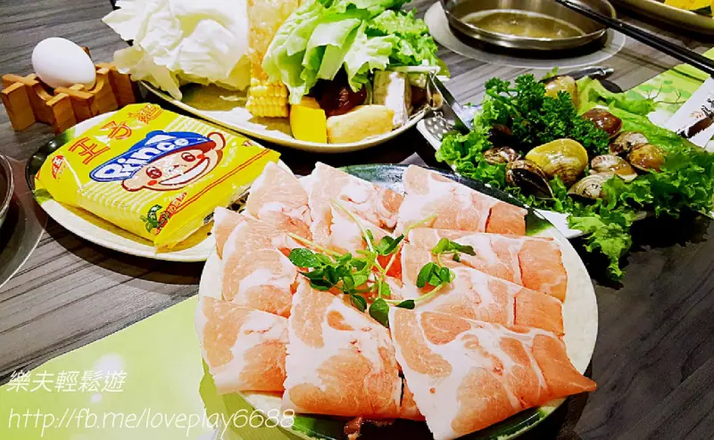【台北美食】鍋董日式涮涮鍋(劍潭店)-料多味美-副食豐富-冬天就是愛吃火鍋/霜淇淋-春酒聚餐@士林/劍潭捷運站